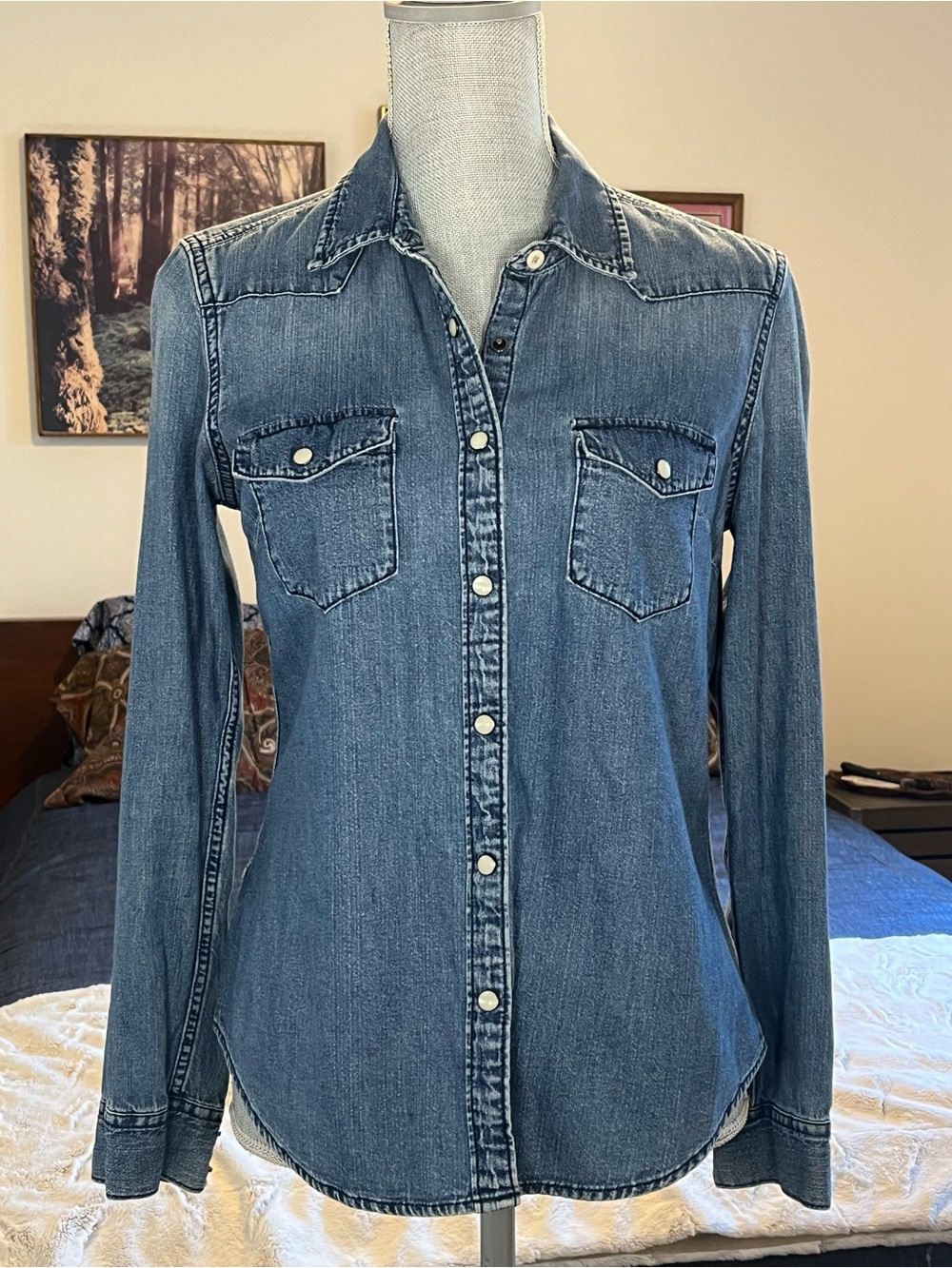 Gap 1969 Western Denim Shirt Pearl Snaps Front & Back Yoke Curved Hem Pockets